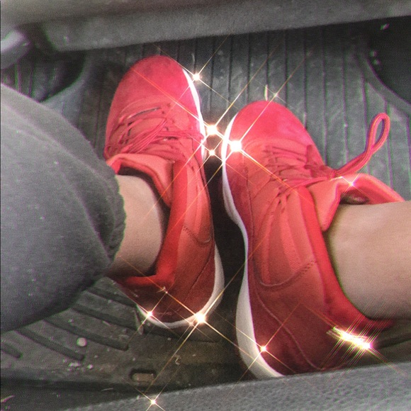 Jordan’s 12s - Picture 2 of 2